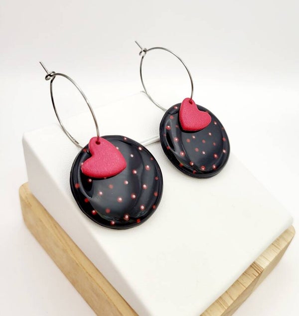 Boucles " Créoles noires ♡ rouges "