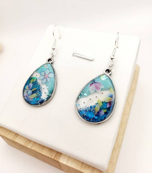 Boucles " Gouttes fleuries d'un bleu magnifique "