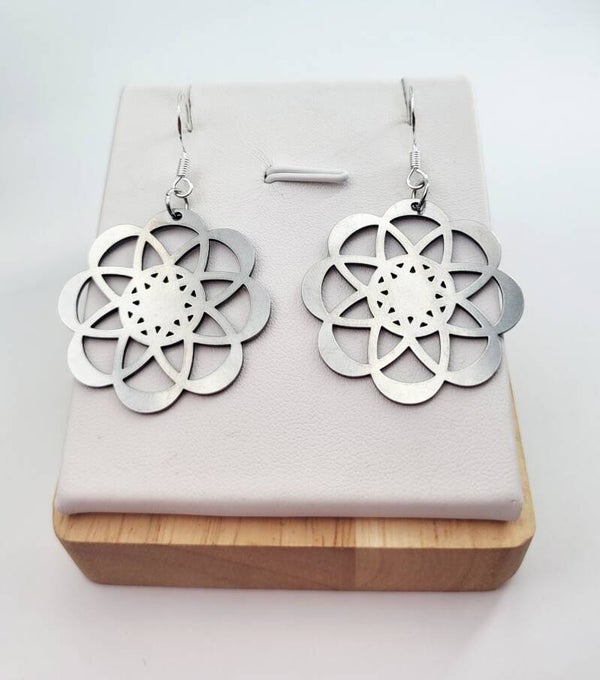 Boucles " Hélé'gantes fleurs argentées "