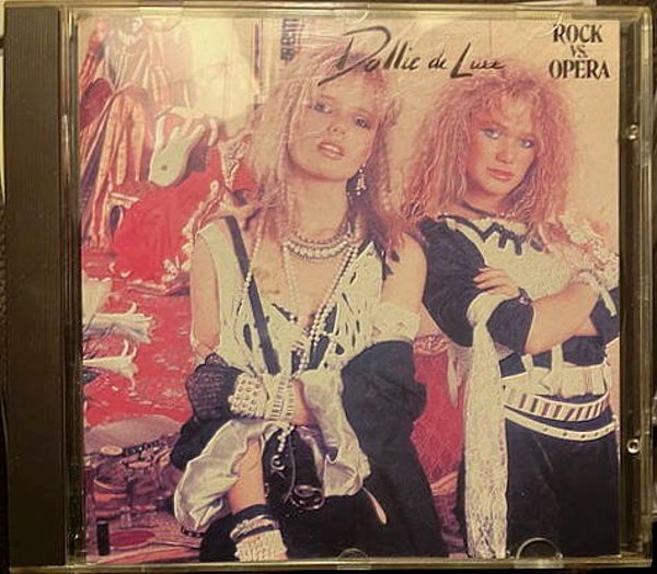Dollie De Luxe