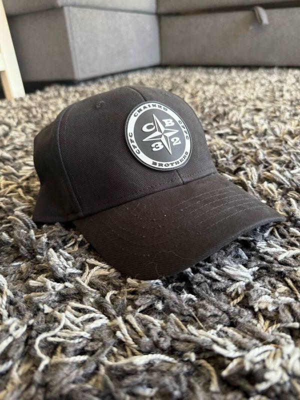 Chained casual petje