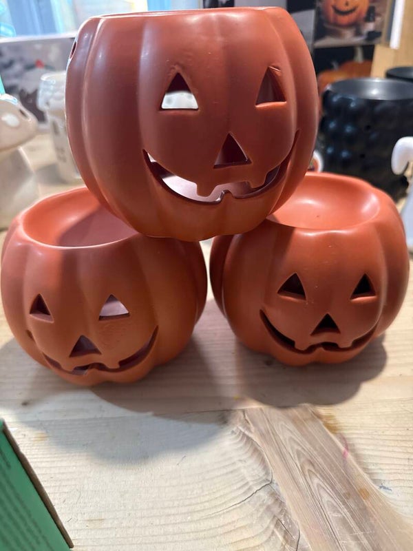 Pumpkin melter large. Unboxed