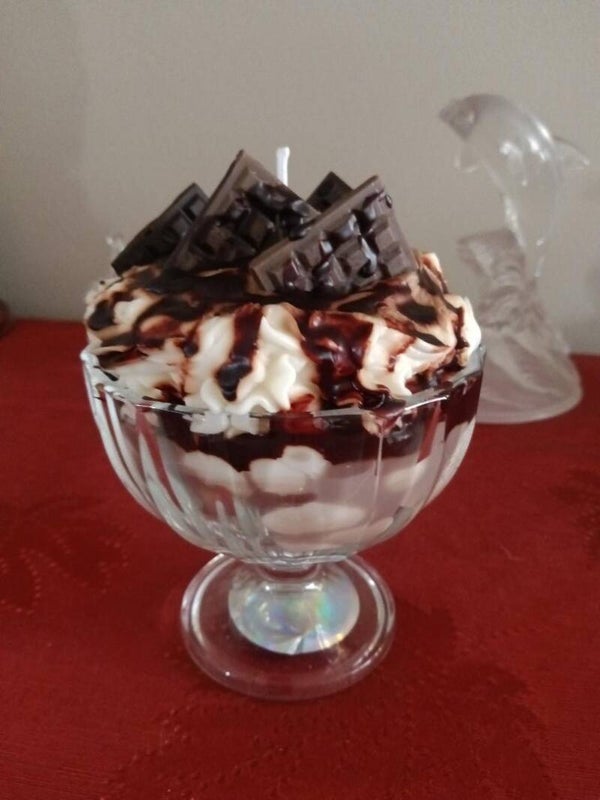 Chocolate scented sundae candle