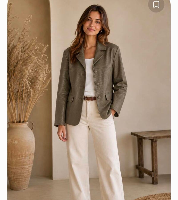 FAVE COAT STYLE OLIVE