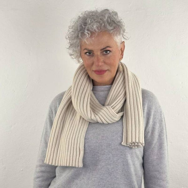 Morbidissima Sciarpa a Coste Unisex in Puro Cashmere Riciclato 30x180 cm Made in Italy Accessorio Elegante e Sostenibile