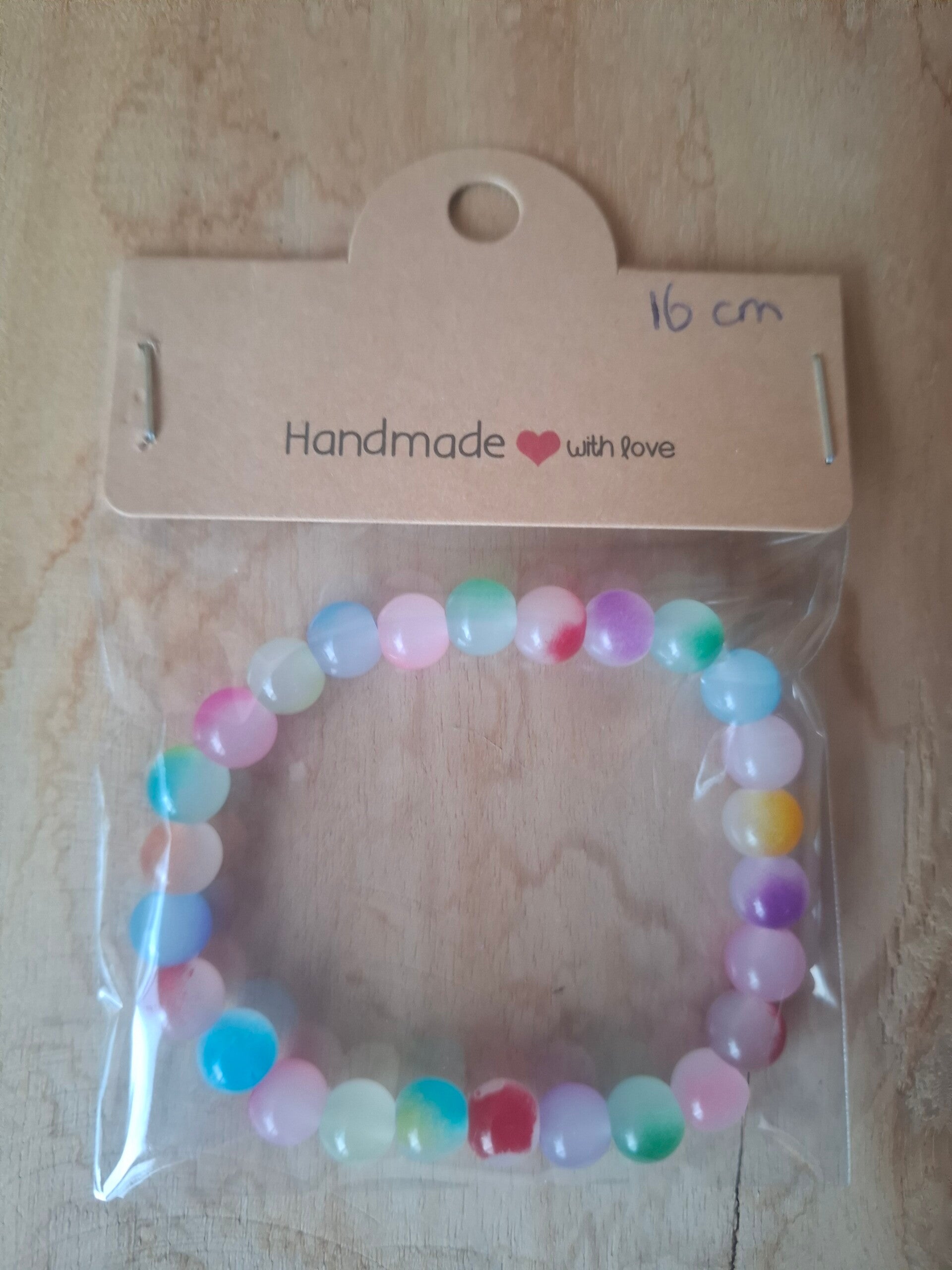 Gekleurd armbandje grote kralen