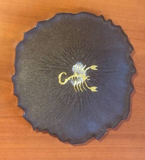 handgemaakte onderlegger: schorpioen ( Dionys design 5)