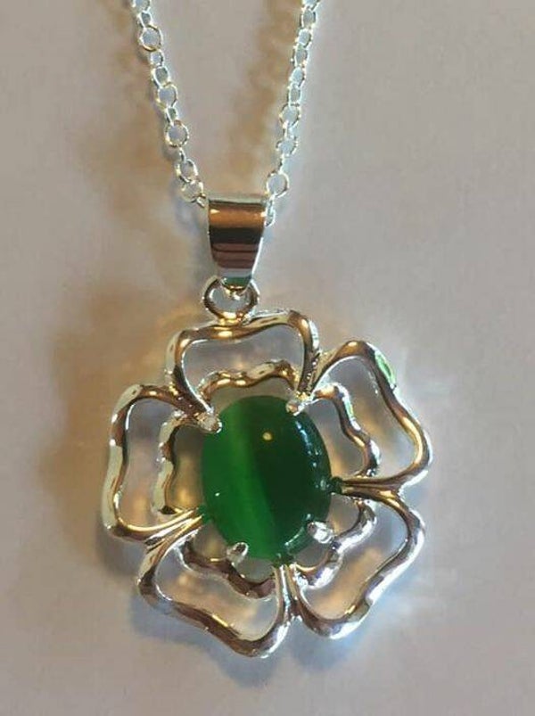 hanger met toebehoren ketting ( Dionys design 102)