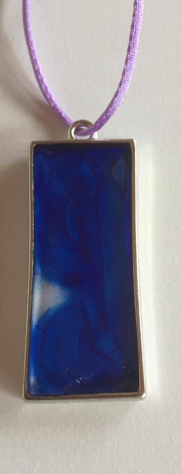 Handgemaakte hanger + toebehorende koord ( Dionys design 24)