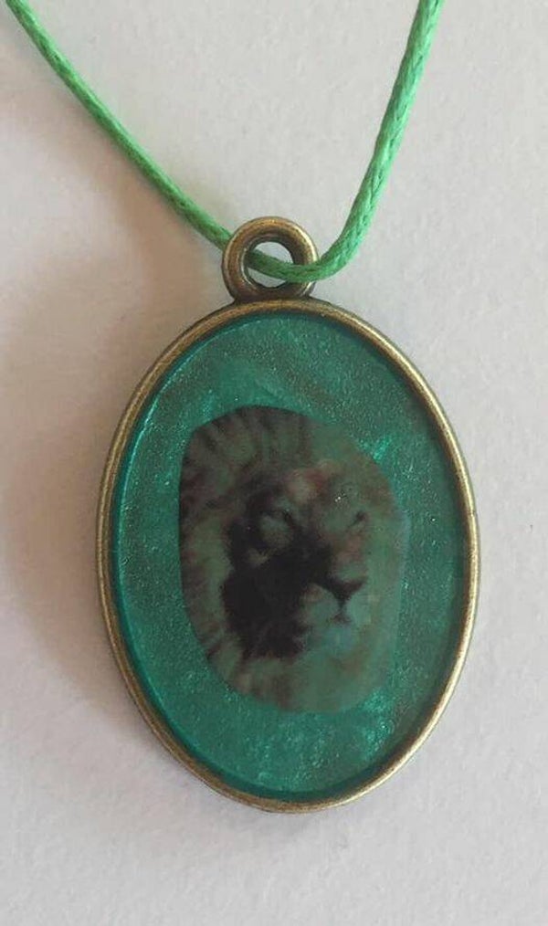 Handgemaakte hanger + toebehorende koord ( Dionys design 34)