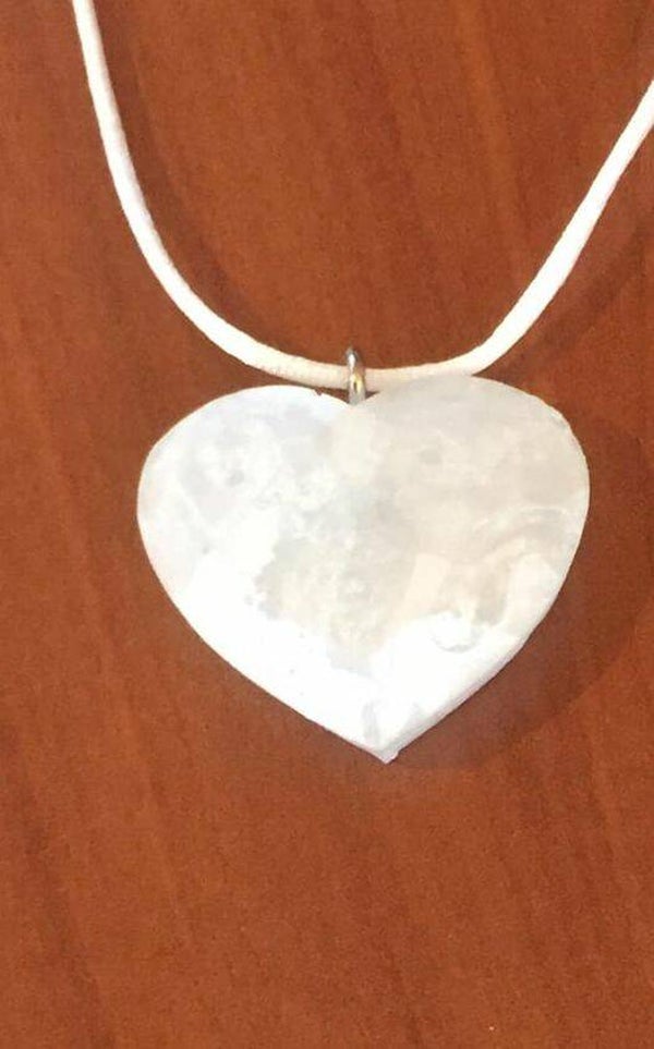 Handgemaakte hanger + toebehorende koord ( Dionys design 48)