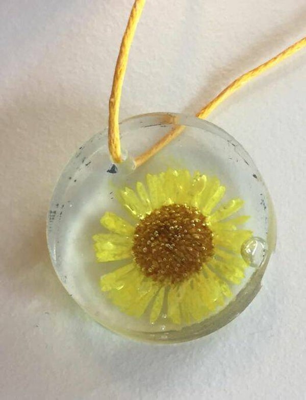 Handgemaakte hanger + toebehorende koord ( Dionys design 54)