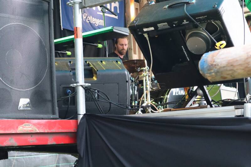 drummer Bart op Zomerbar KSA Petegem