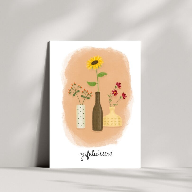 Wenskaart gefeliciteerd bloemen in vaasjes