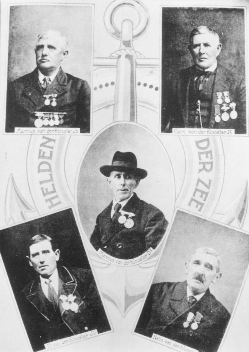 Prentbriefkaart van de redders van Burgh.