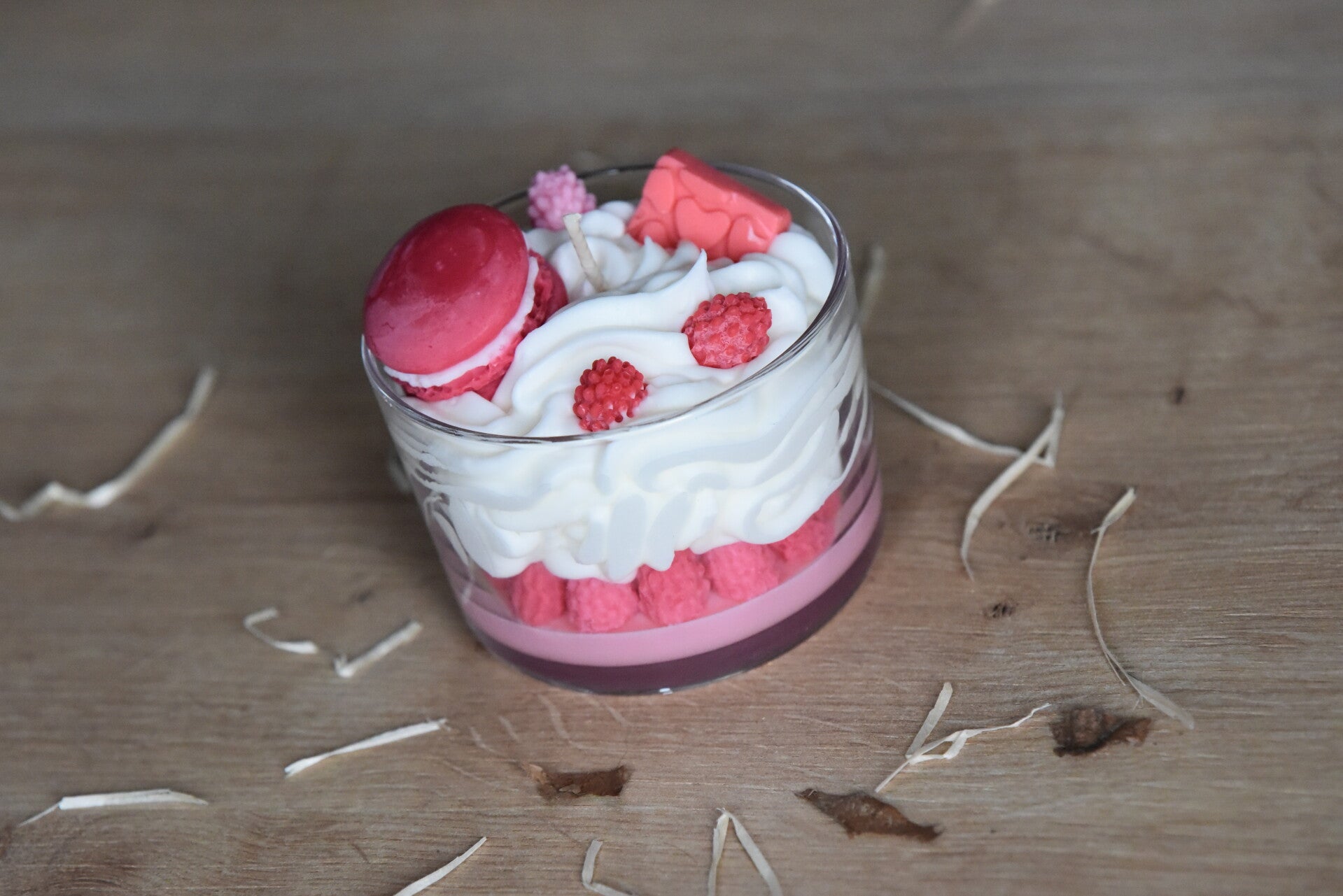 Bougie gourmande parfumée Fruit Rouge Macaron