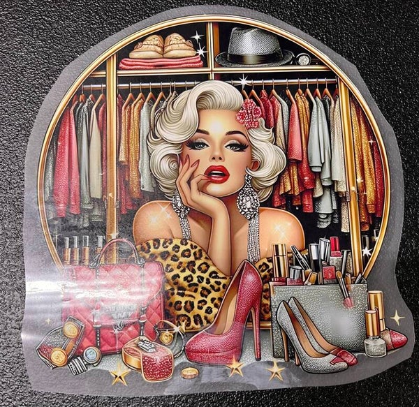 Glamorous Lady Pink Print