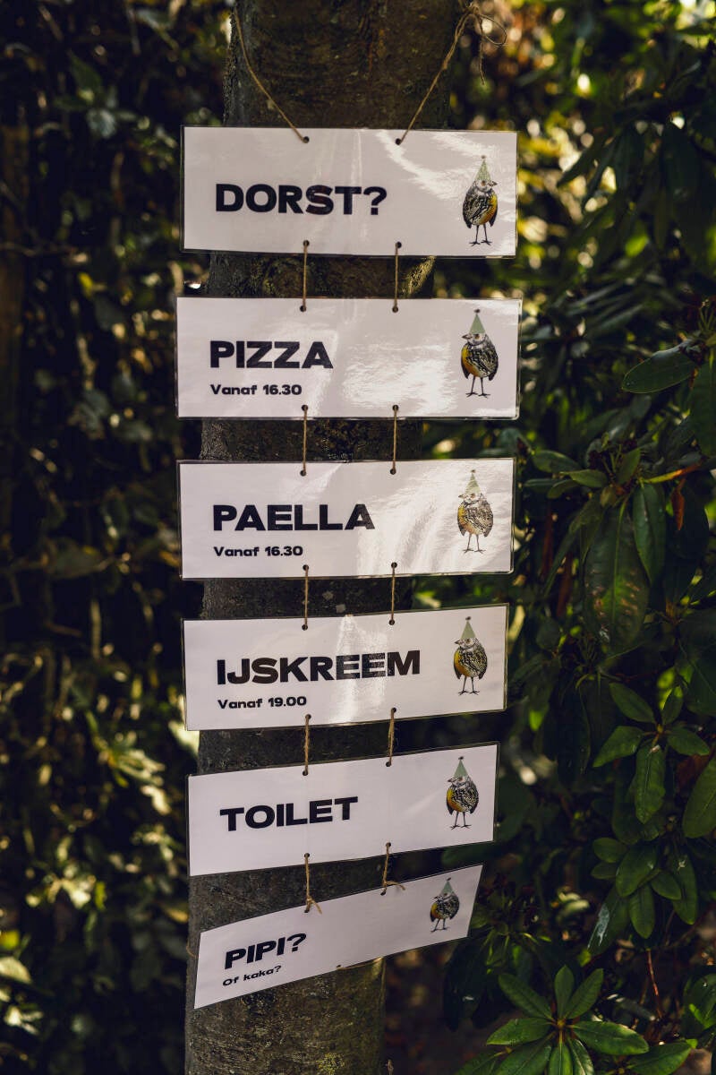 sfeerbeeld van op doopfeest