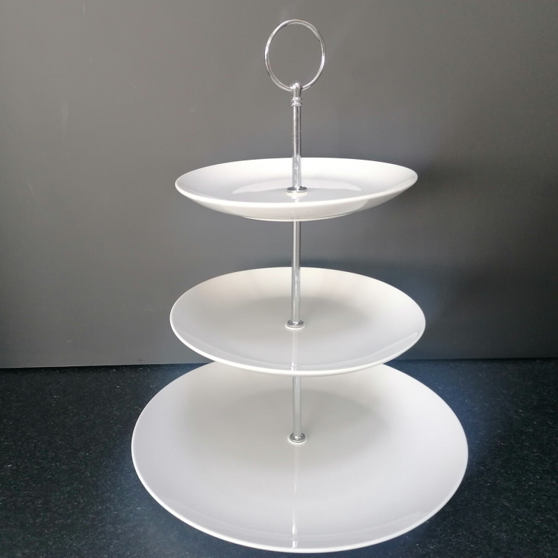 Partytoren bestaande uit 3 lagen in wit porselein