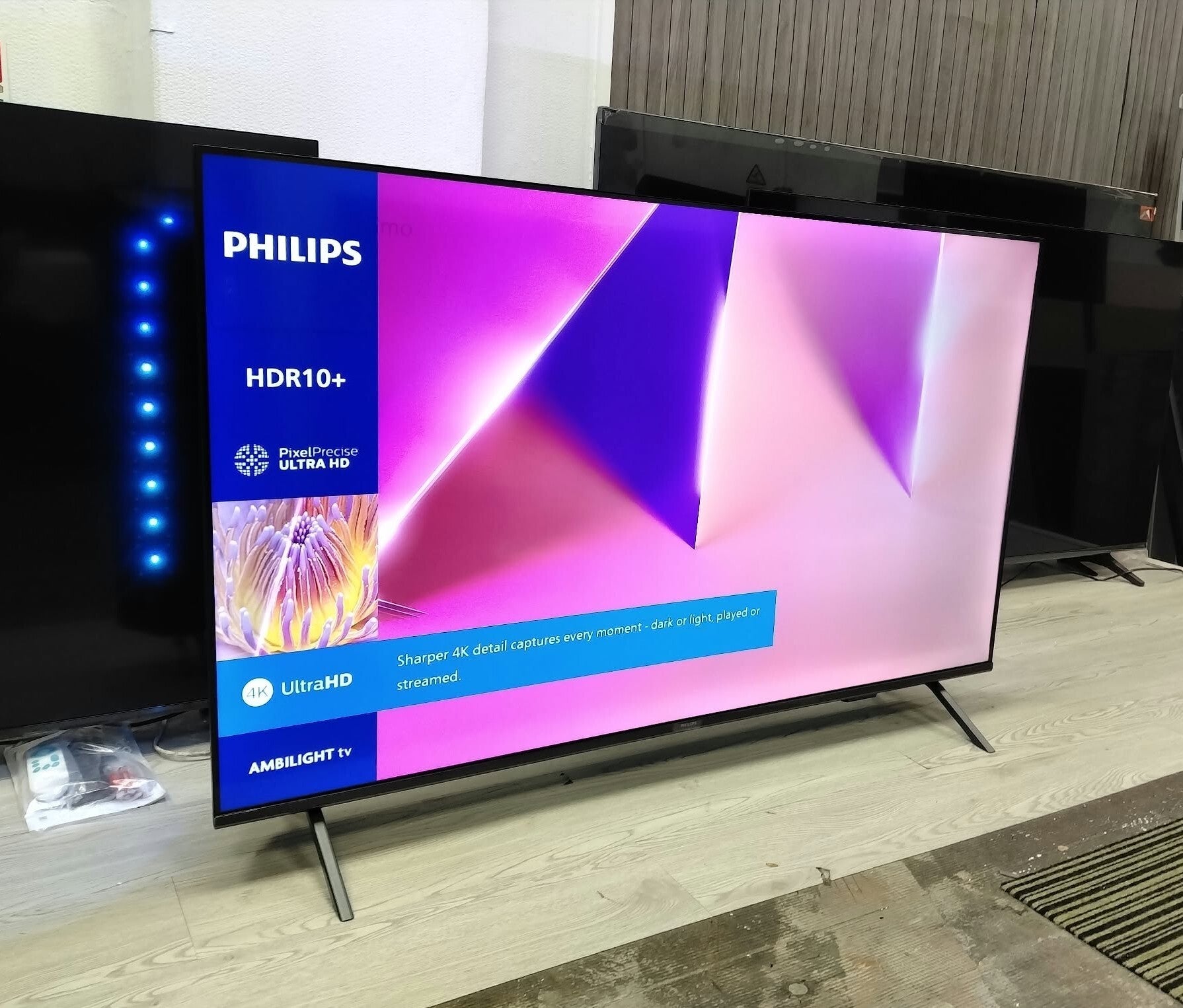 PHILIPS 50PUS8000/05 50” 4K HDR10+ TITAN OS SMART AMBILIGHT TV with Dolby Atmos Sound