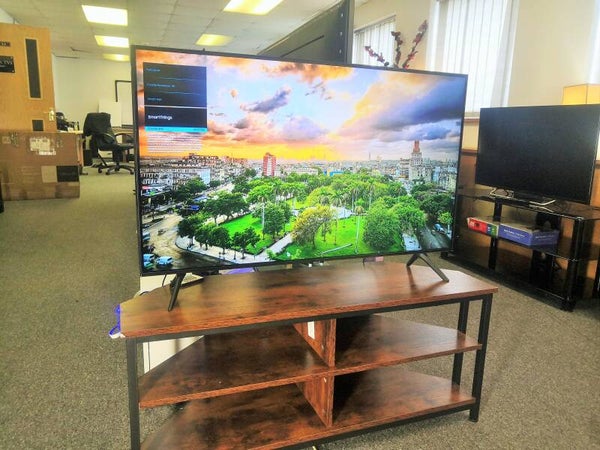 SAMSUNG UE43DU7100KXXU 43" Smart 4K Ultra HD HDR LED TV with Bixby, Alexa & Google Assistant