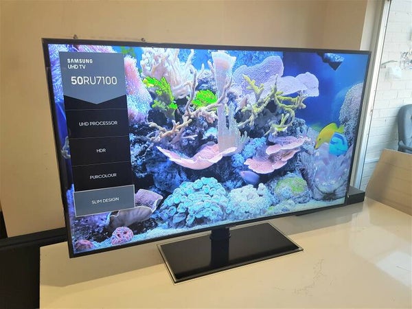 SAMSUNG UE50RU7100KXXU 50 Inch Smart 4K Ultra HD HDR LED TV – Surface Scratch