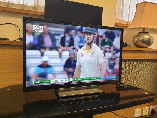 TOSHIBA 24WK3C63DB 24" Smart HD Ready HDR LED TV with Amazon Alexa