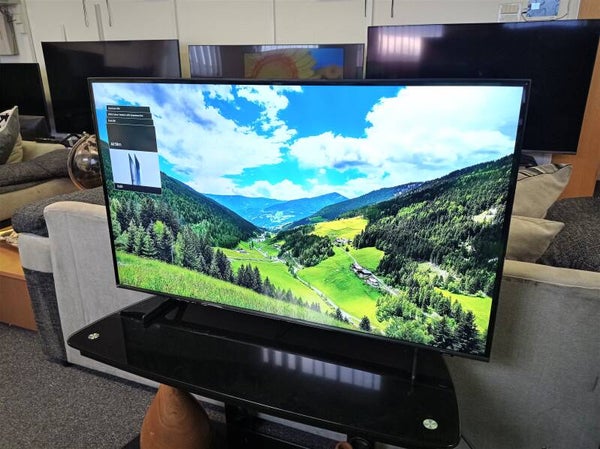 SAMSUNG QE43Q60B 43" Smart 4K Ultra HD HDR QLED TV with Bixby, Alexa & Google Assistant – HDMI 2.1