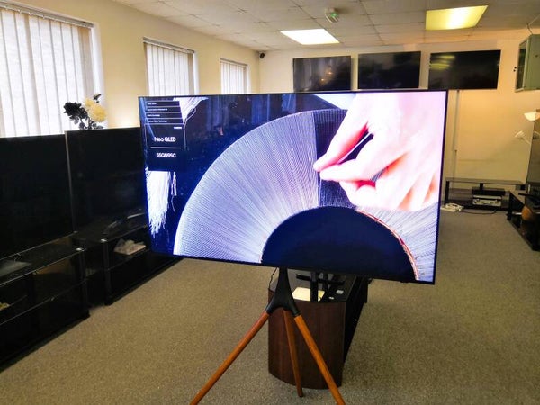 SAMSUNG QN95C 55” 4K NEO QLED QUANTUM HDR+ 2000 144 HZ SMART TV – 2024 WITH 8 SPEAKER OT & DOLBY ATMOS SOUND