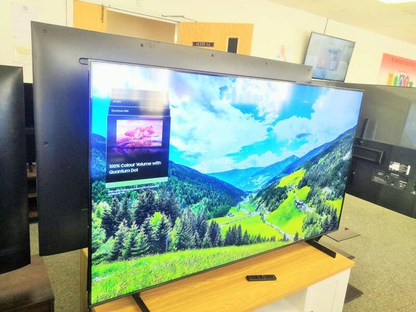 SAMSUNG QE65Q60C 65" Smart 4K Ultra HD HDR QLED TV with Bixby, Alexa & Google Assistant – (2024)