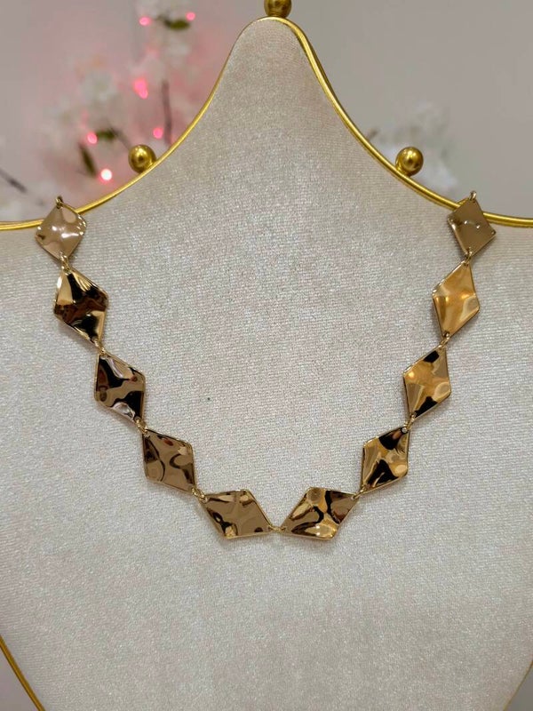 Collier -Kelly