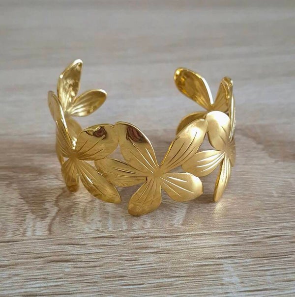 Bracelet Manchette Doré Floral – Acier Inoxydable Femme