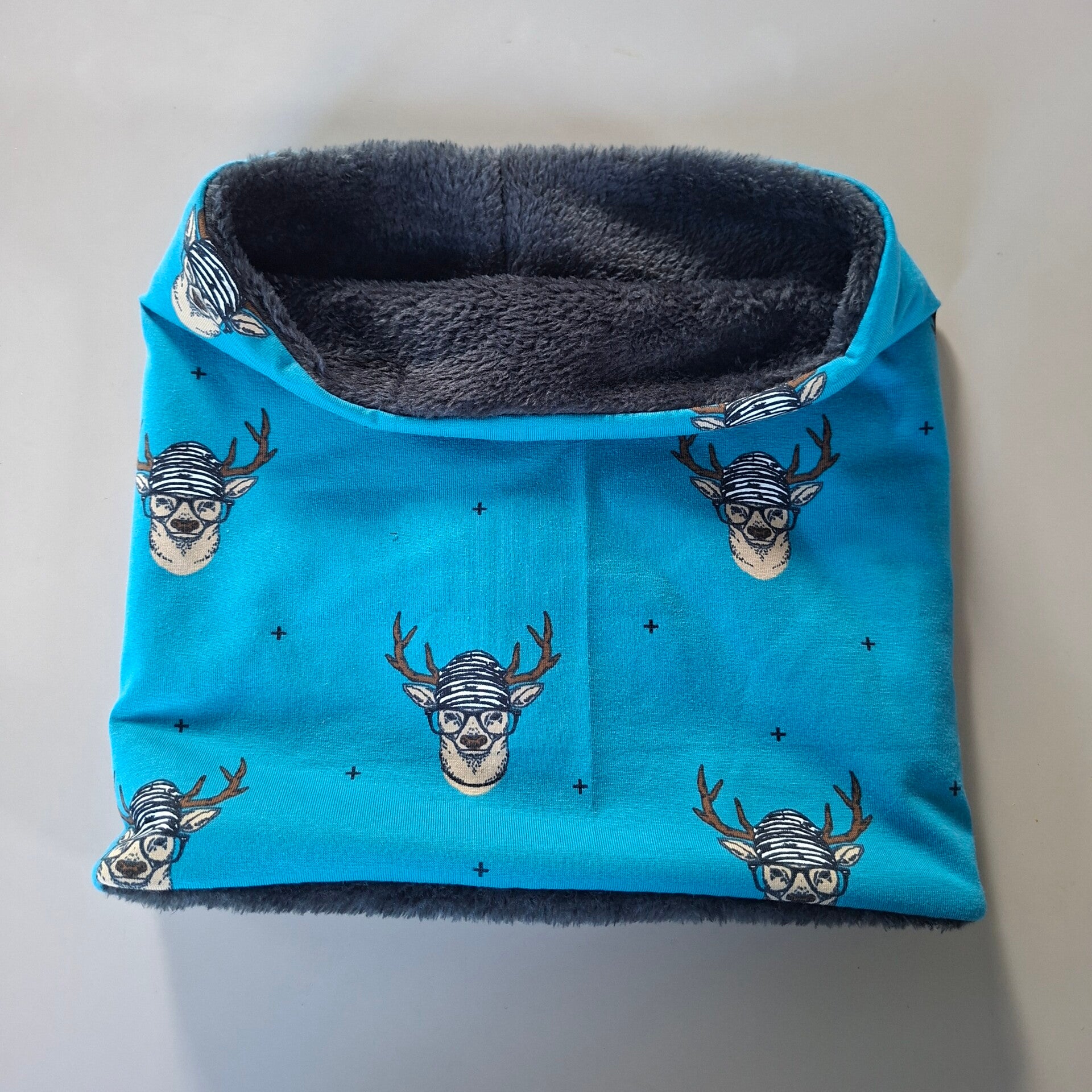 Cirkelsjaal blauw hert