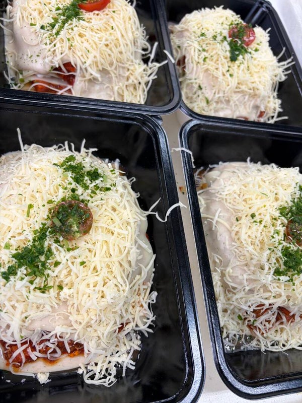 Lasagne Bolognèse met spaghettisaus, mozzarella en kaassaus