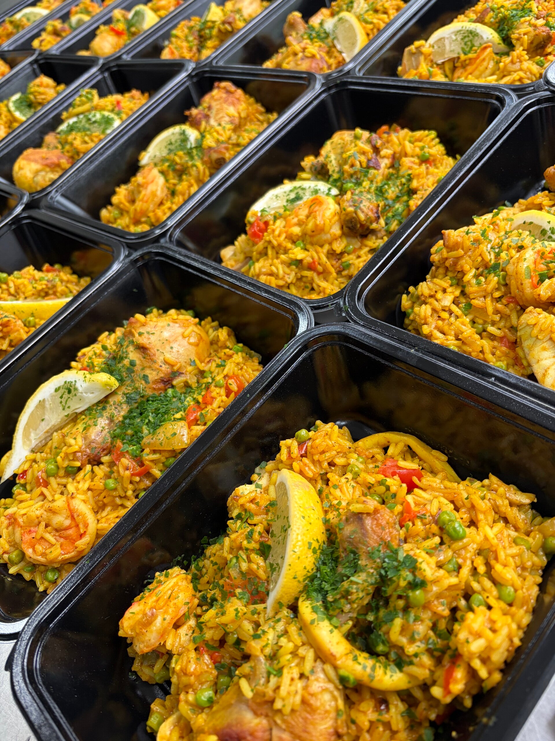 Paëlla Valenciana met kip en witvis