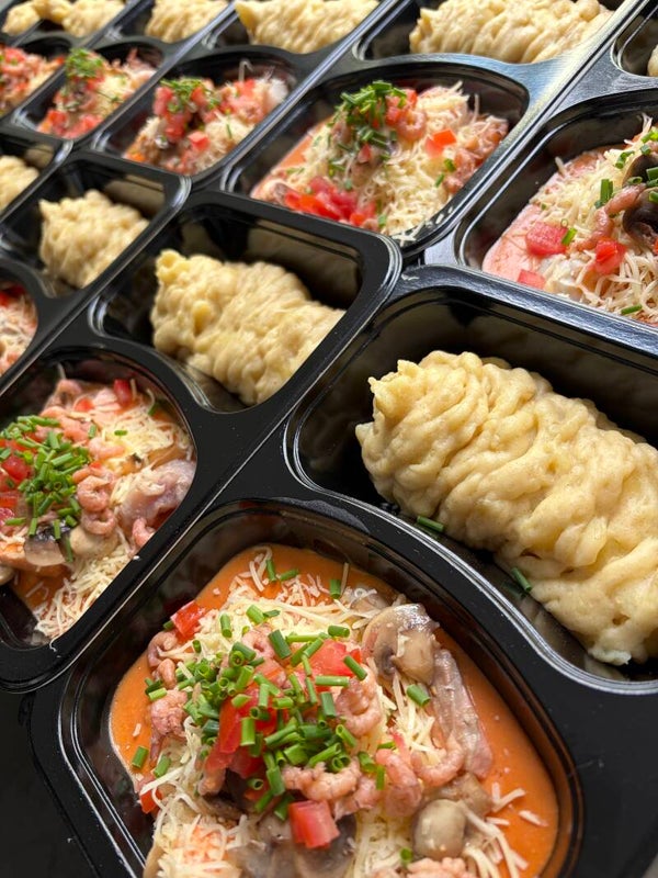Dagschotel Vispannetje met bisque, zalm en koolvis, puree