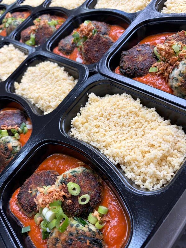 Dagschotel Veggie ricottaballetjes met spinazie, tomatensaus en couscous