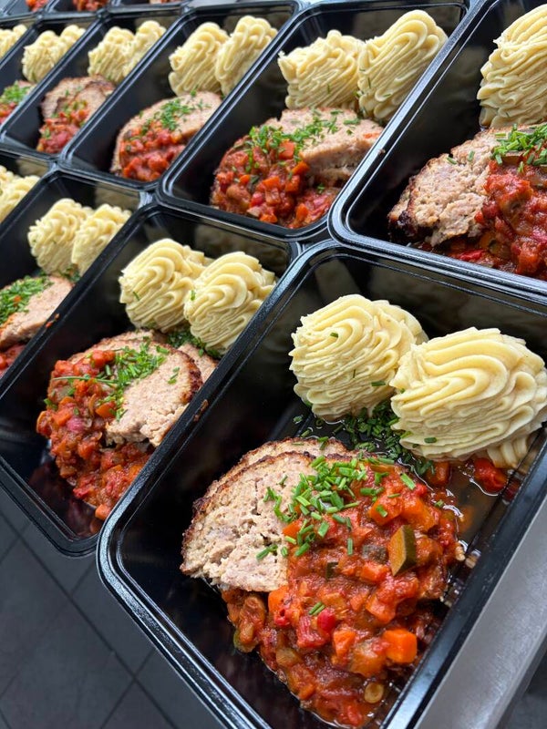 Dagschotel Ovengebakken gehaktbroodje met ratatouille en aardappelpuree