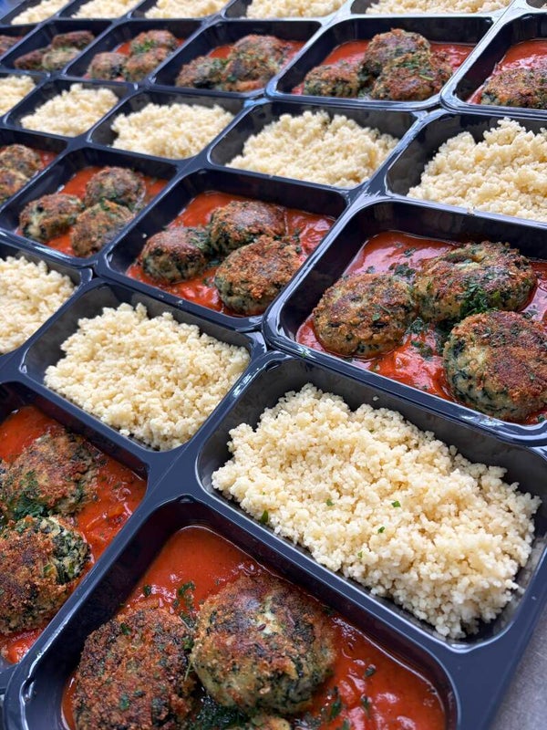 Dagschotel Veggie Ricottaballetjes met spinazie, tomatensausje en couscous