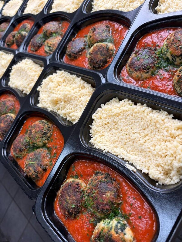 Dagschotel Ricottaballetjes met spinazie, tomatensaus en couscous