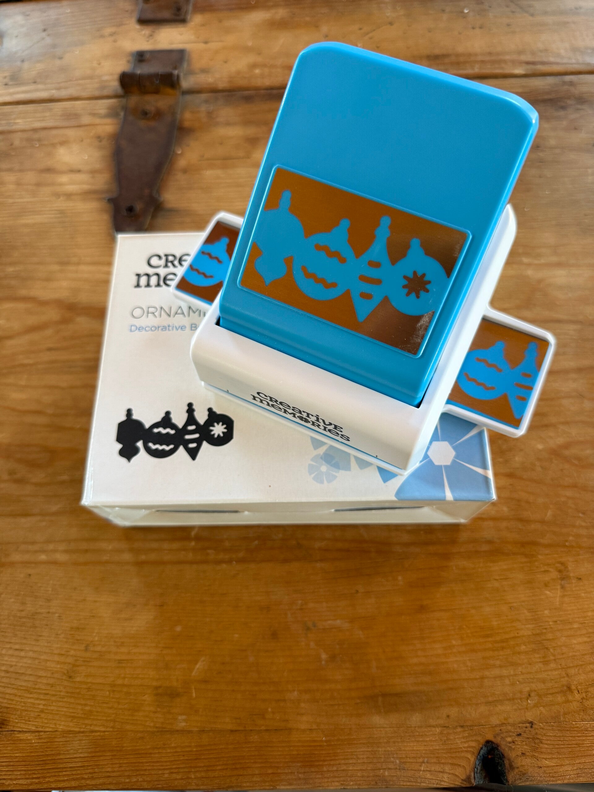 Ornaments Border Punch