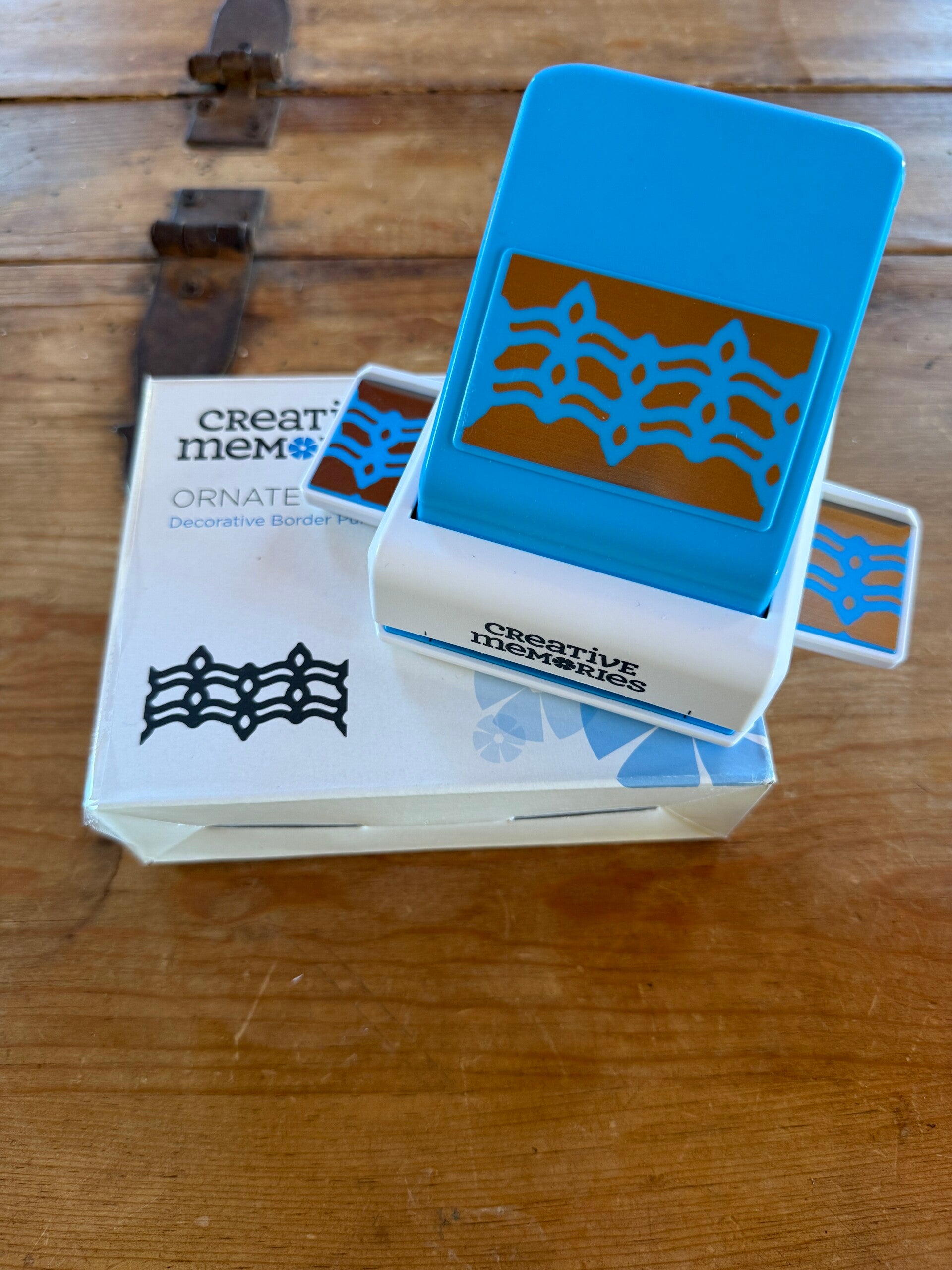 Ornate Ripples Border Punch