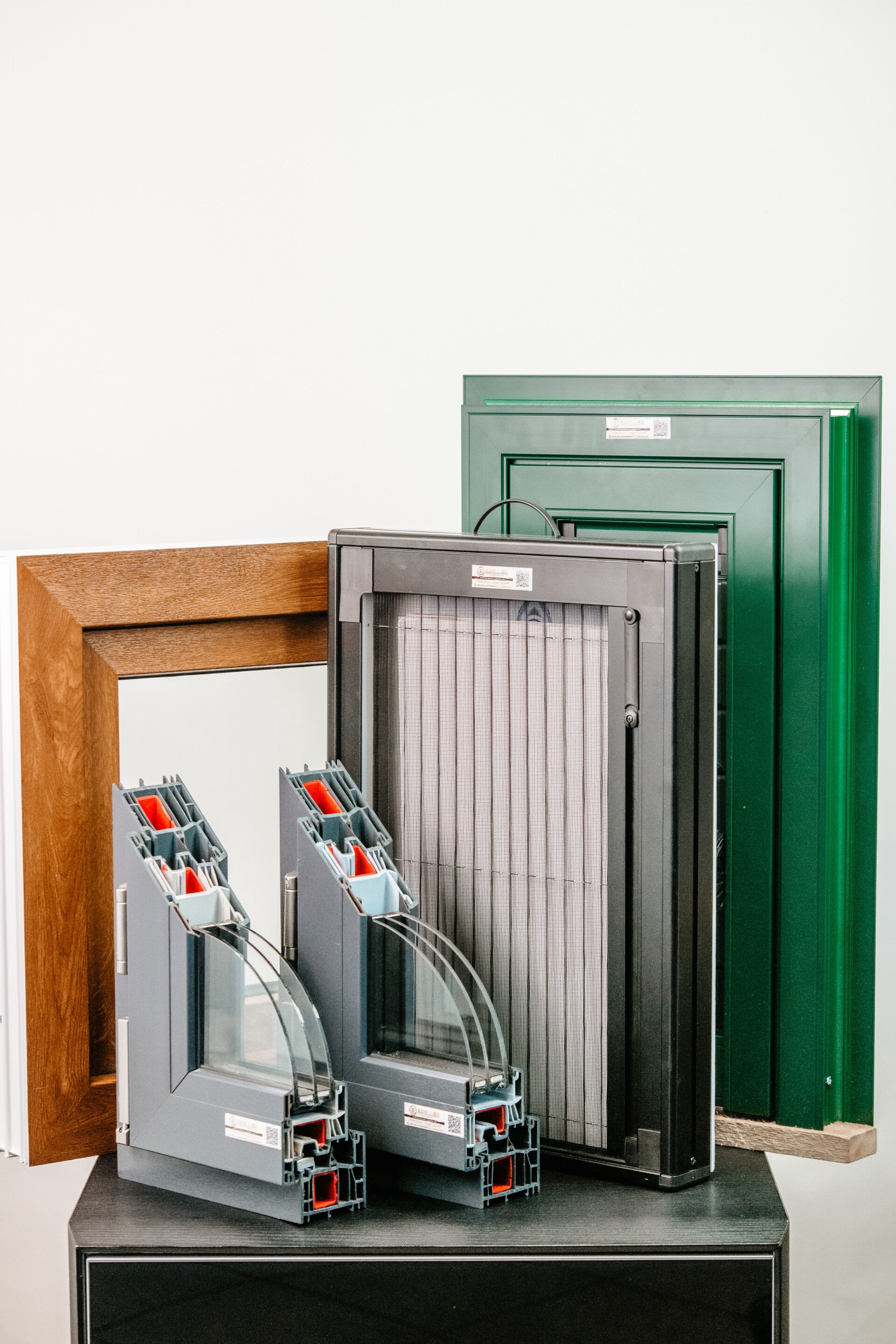 Sistema completo serramenti PVC con oscuranti e zanzariere Briller per i livelli Essenziale, Comfort e Top