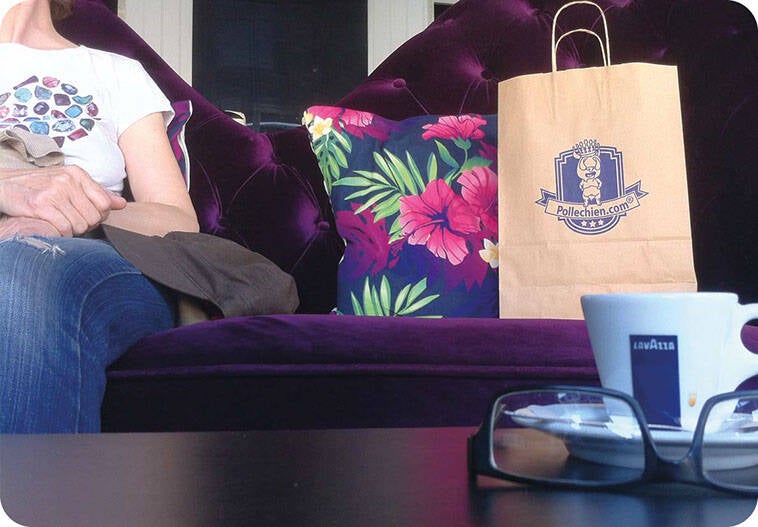 पॉल द डॉग® बैग वॉक पर