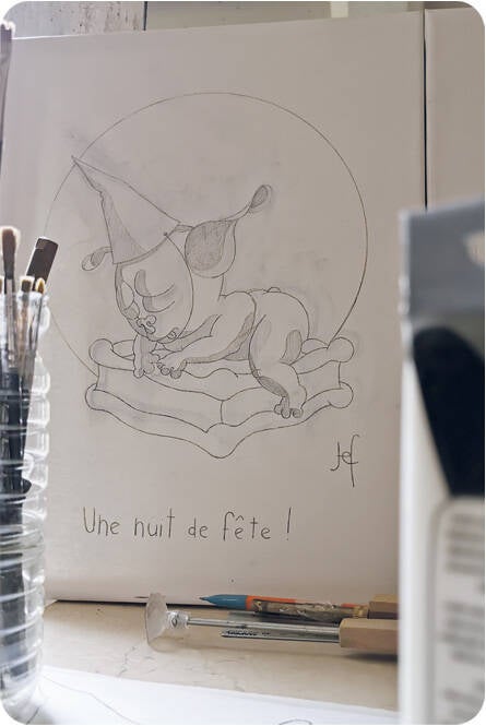 絵画用のキャンバスに描いた鉛筆スケッチ。