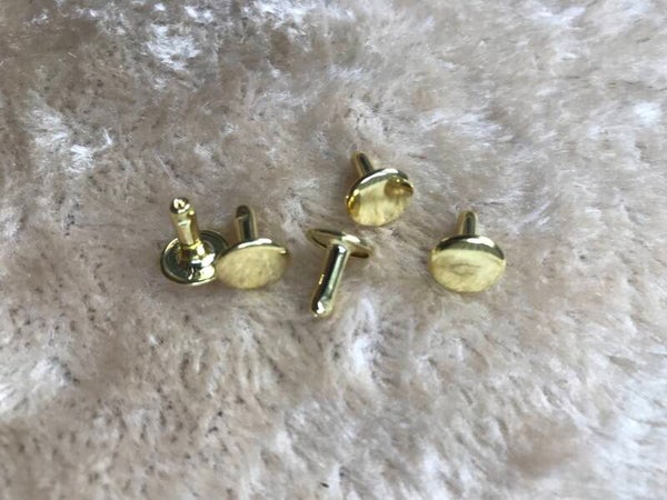 Holnieten messing kleurig 10x10mm