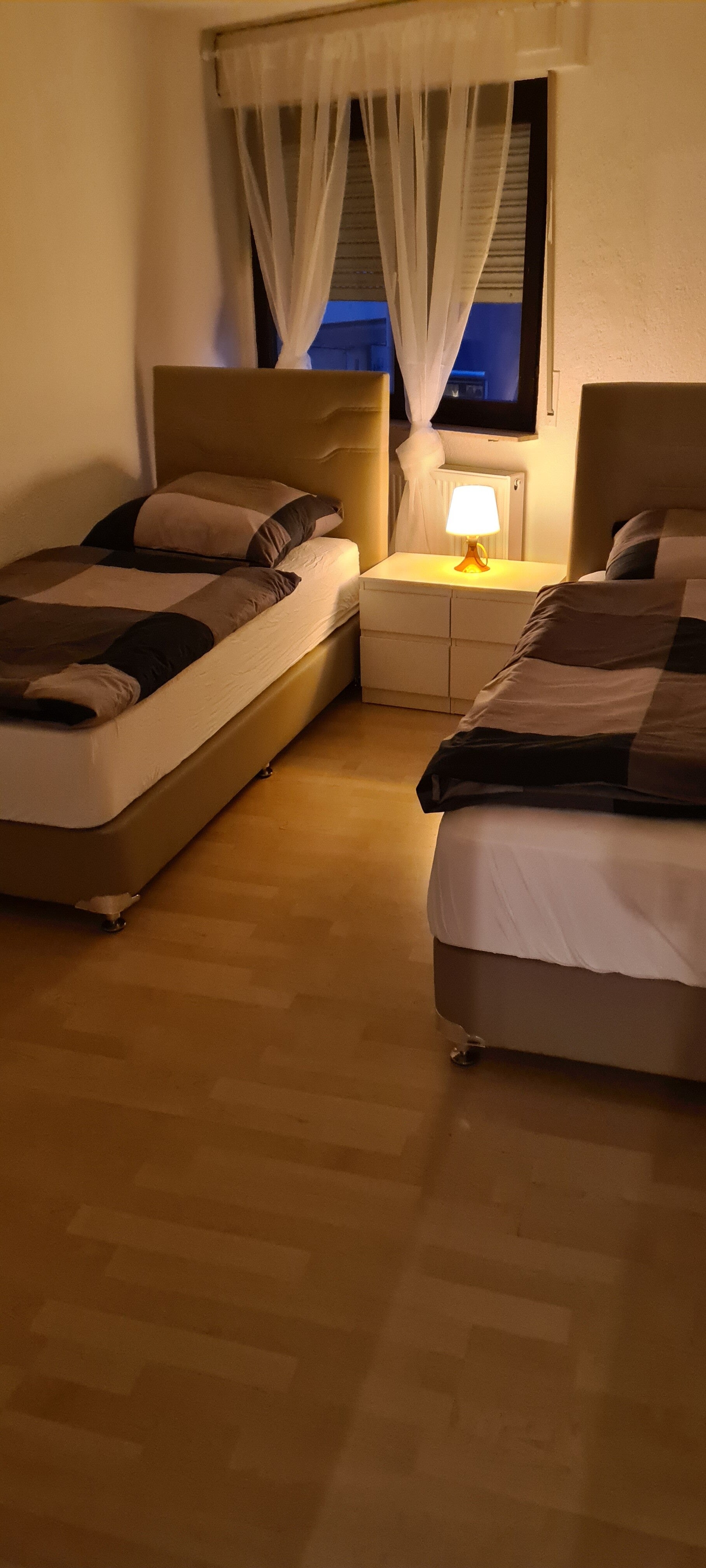 Monteurzimmer mit Einzelbetten in der Pension deSoL in Forst bei Bruchsal nahe Karlsruhe