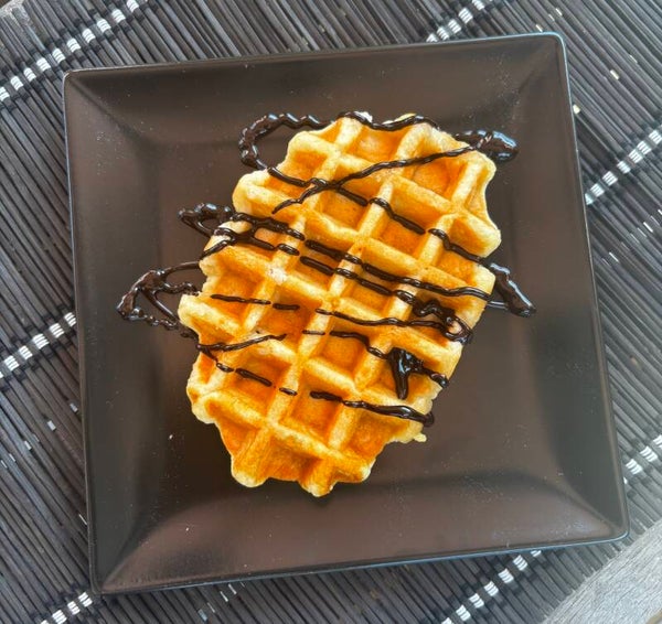Gofre de Liege 90grs con sirope de chocolate
