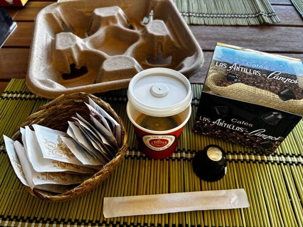 Café Sólo Tueste Natural / Torrefacto Las Antillas Campos para llevar