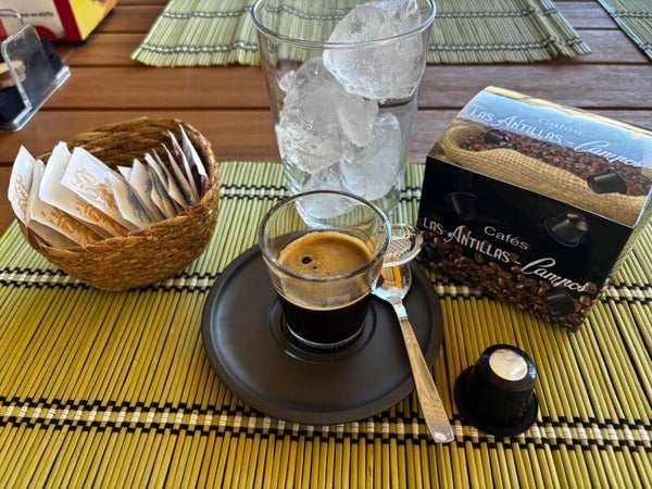 Café Sólo Tueste Natural / Torrefacto Las Antillas Campos con hielo